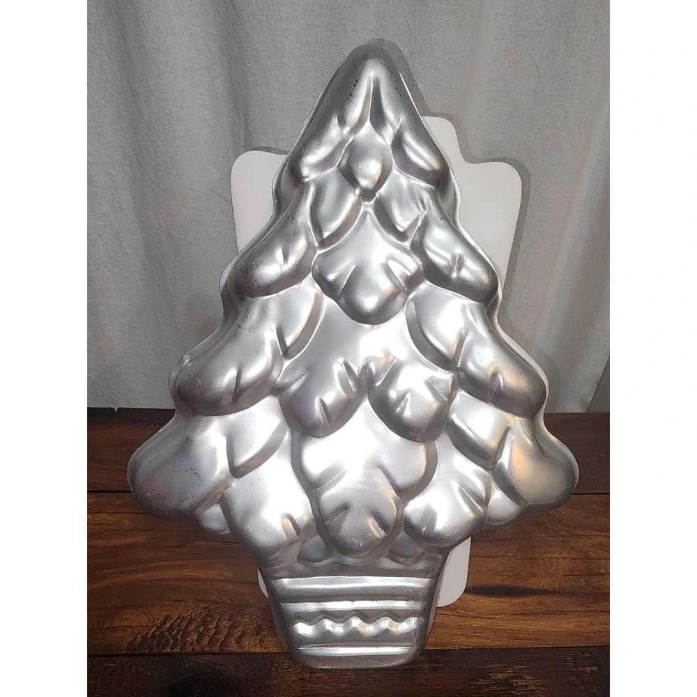 Wilton christmas evergreen